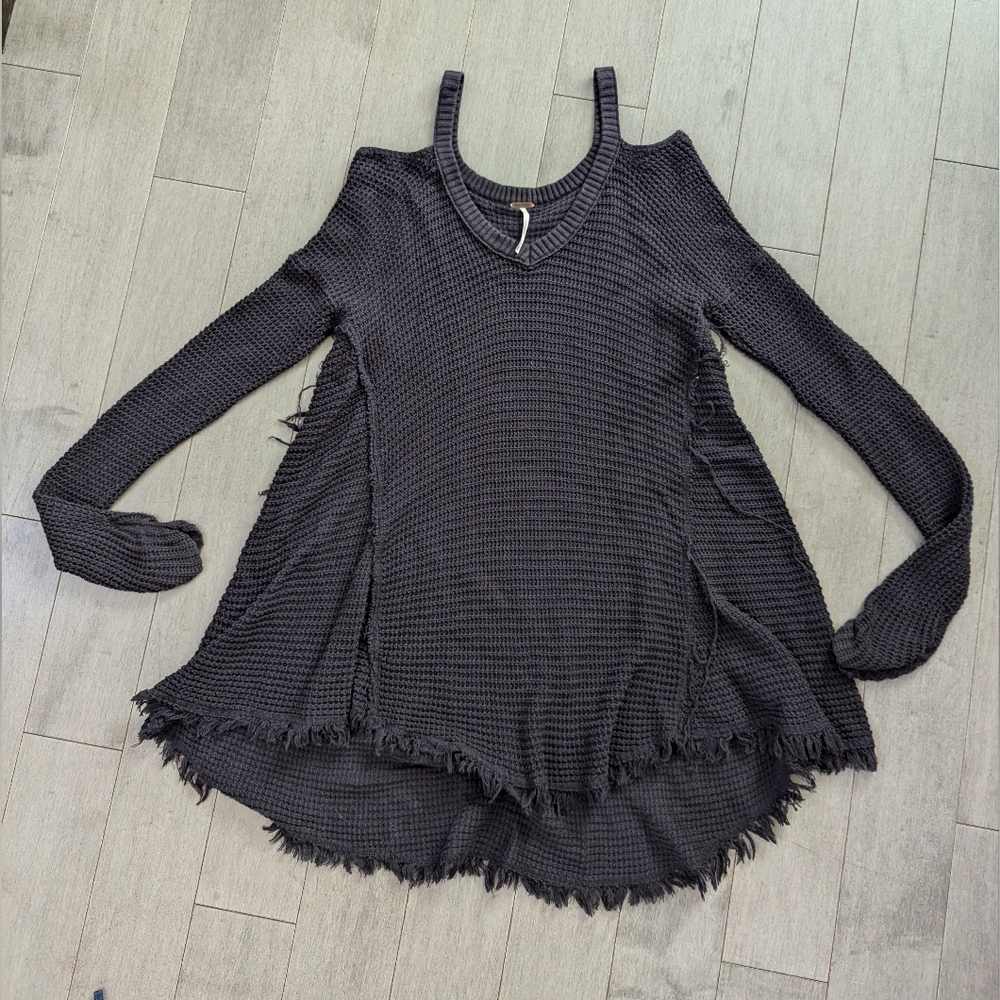 Free People Black cold shoulder slouchy sweater tunic size XS - Picture 4 of 13